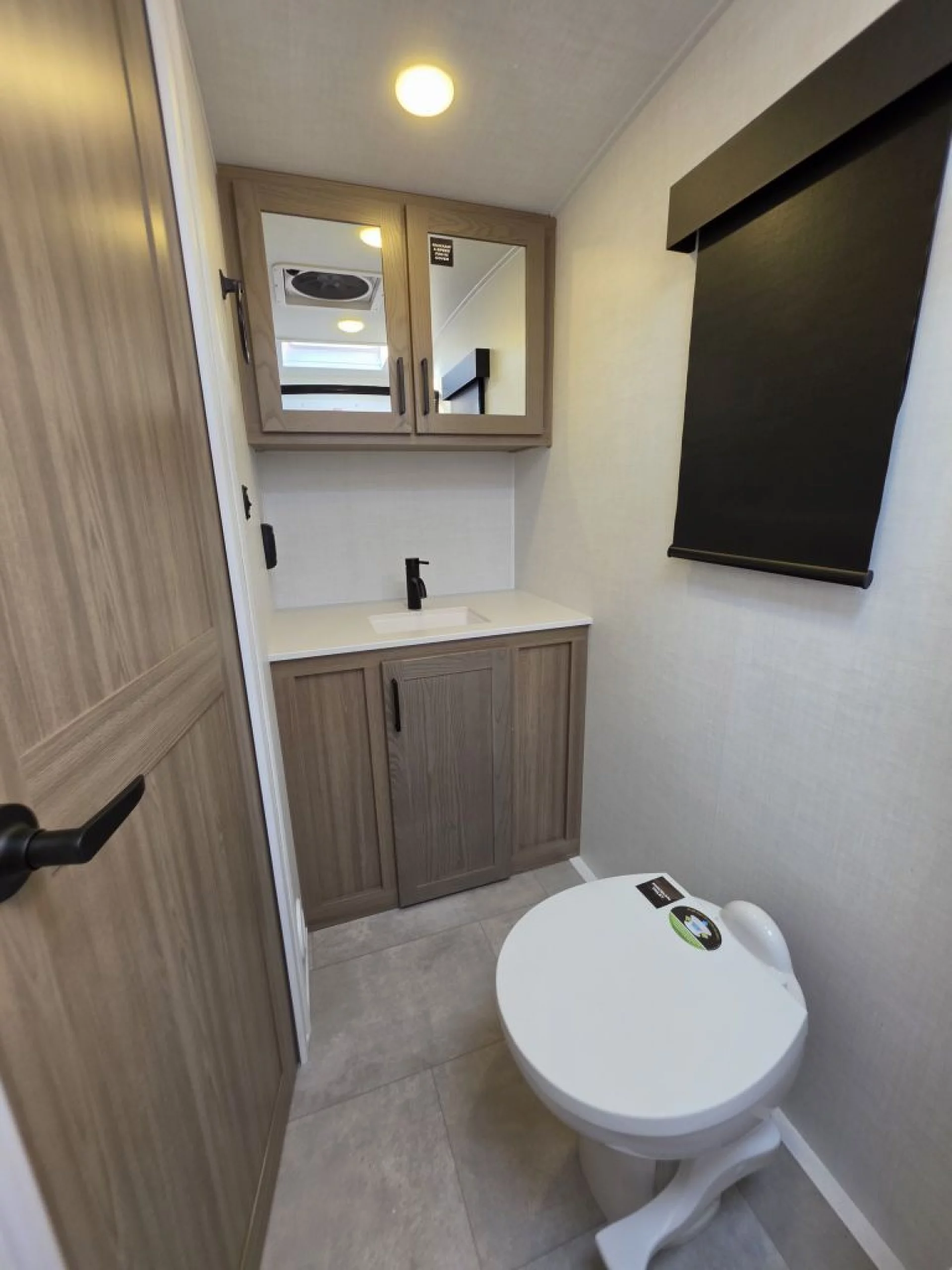 2027 FOREST RIVER ROCKWOOD GEO PRO 19SFD - Image 15