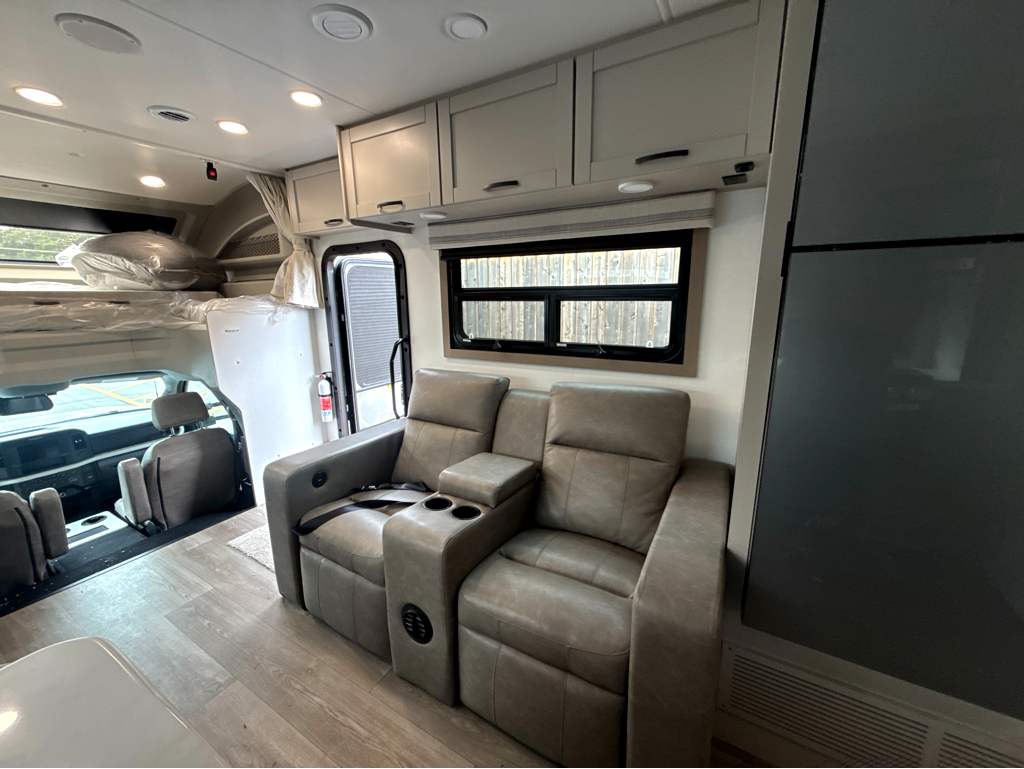 2027 JAYCO GREYHAWK XL 32U - Image 32