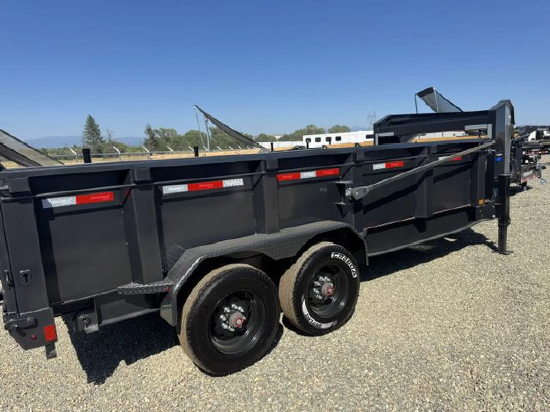 2026 DIAMOND C TRAILERS DIAMOND C LPT 210-GN HEAVY DUTY 16X82 32 SIDES - Image 3