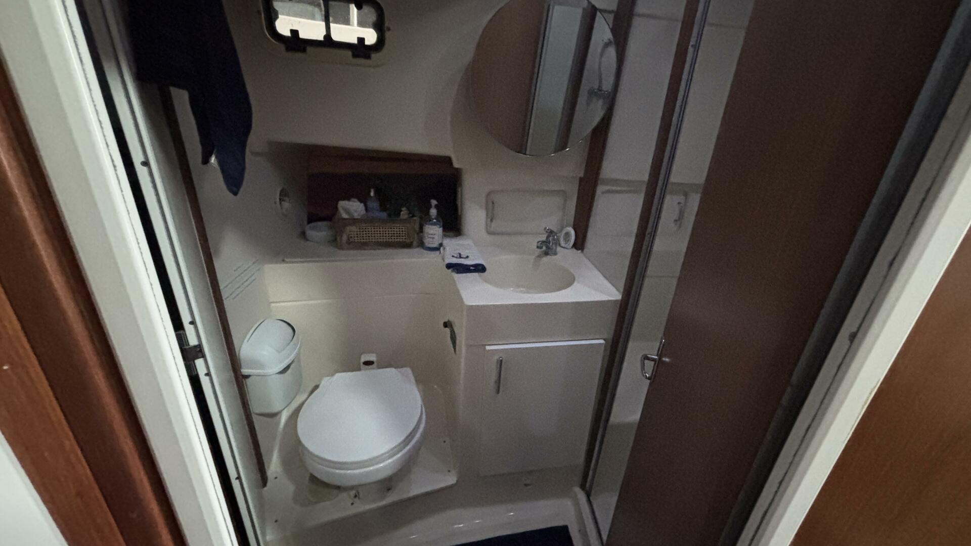 1998 Mainship 350 Trawler Base - Image 13