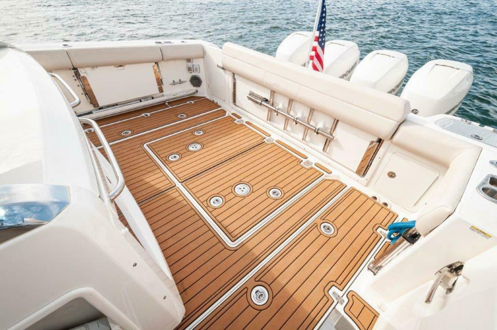 2018 Boston Whaler 420 Outrage - Image 18
