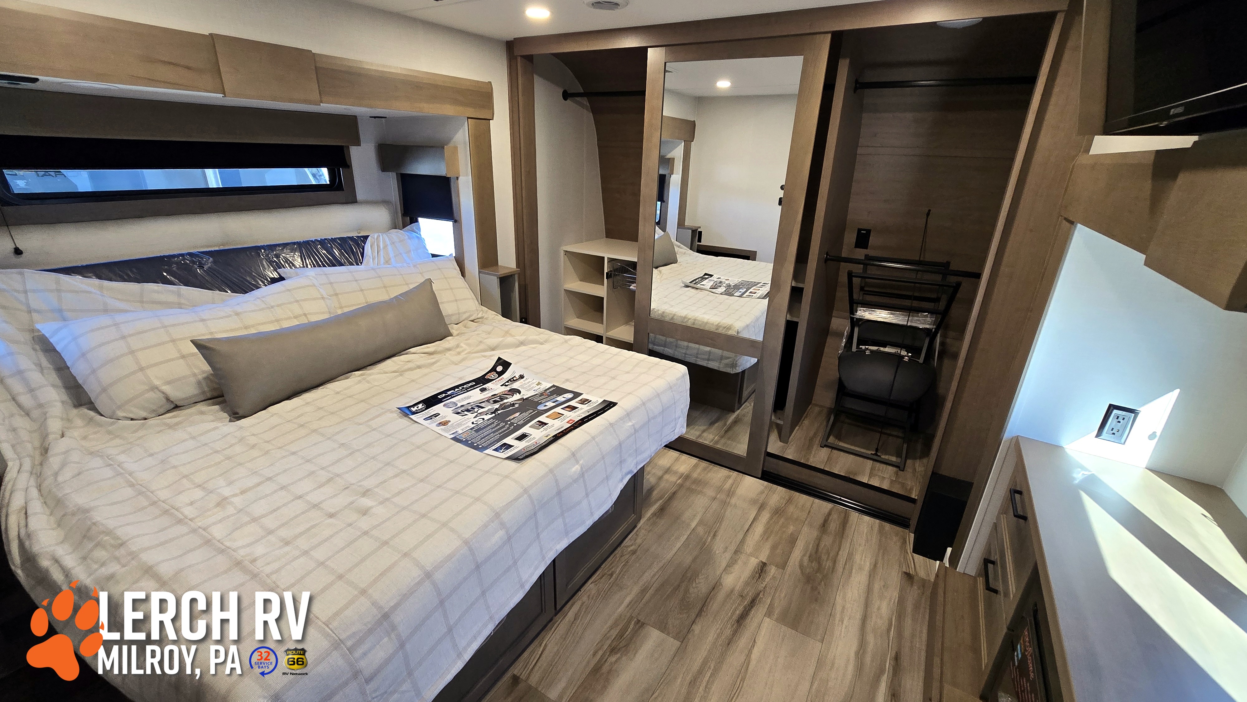 2027 KZ RV Durango Gold G310RLQ - Image 41