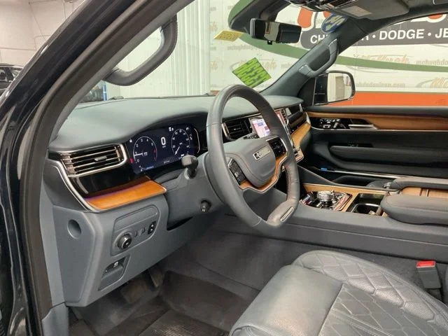 2024 Jeep Grand Wagoneer Utility 4D Series III 4WD - Image 12