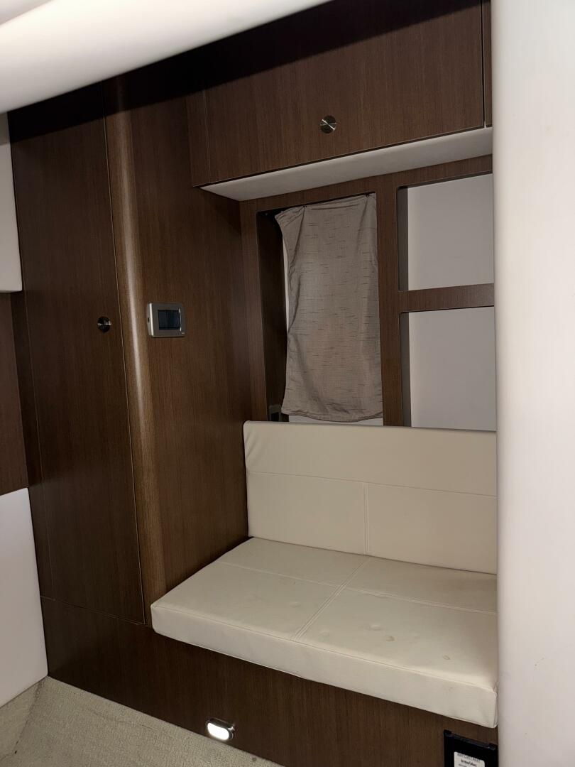 2016 Sea Ray Sundancer 350 - Image 126