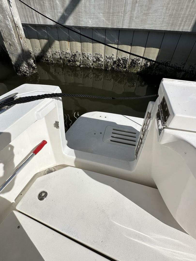 2013 Hunt Yachts Harrier 36 - Image 5
