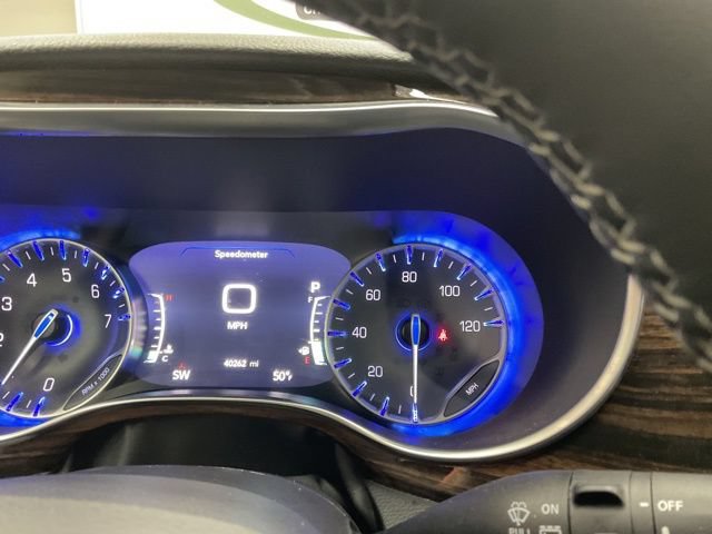 2024 Chrysler Pacifica Wagon 4D Limited - Image 12