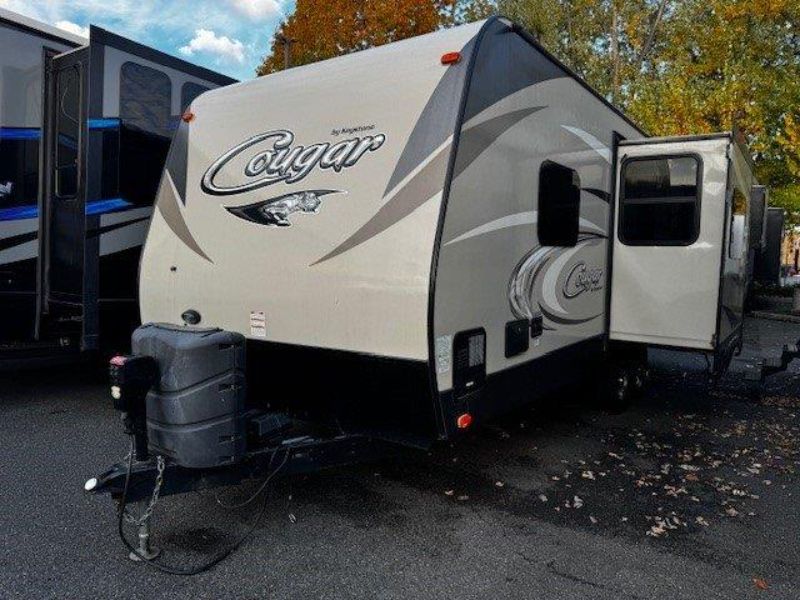 2016 Keystone Cougar Half-Ton 22RBIWE - Image 2