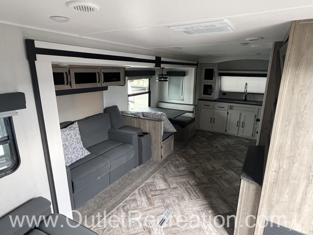 2023 Palomino Puma 31FKRK - Image 8