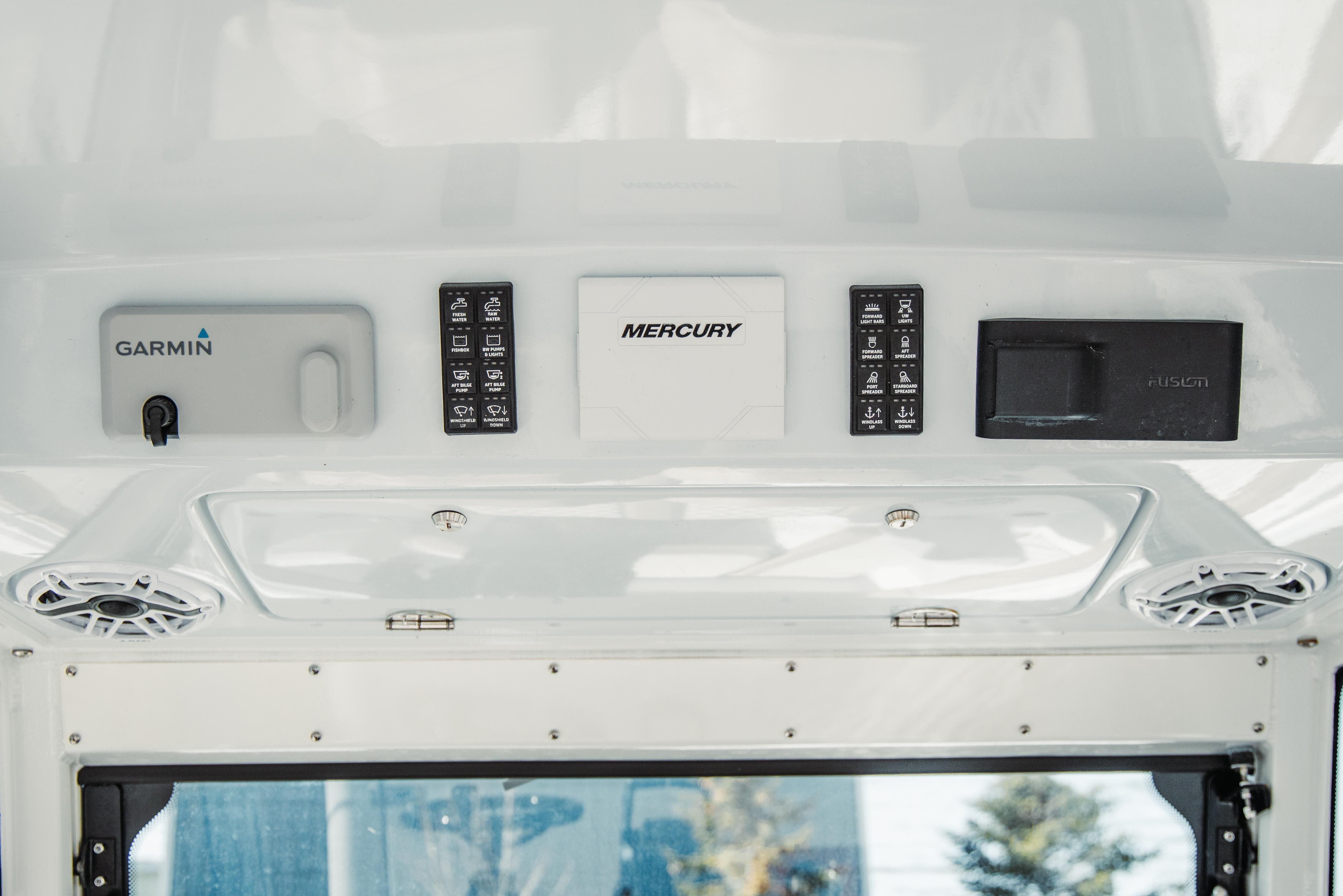 2024 Everglades 315 Center Console Standard - Image 46