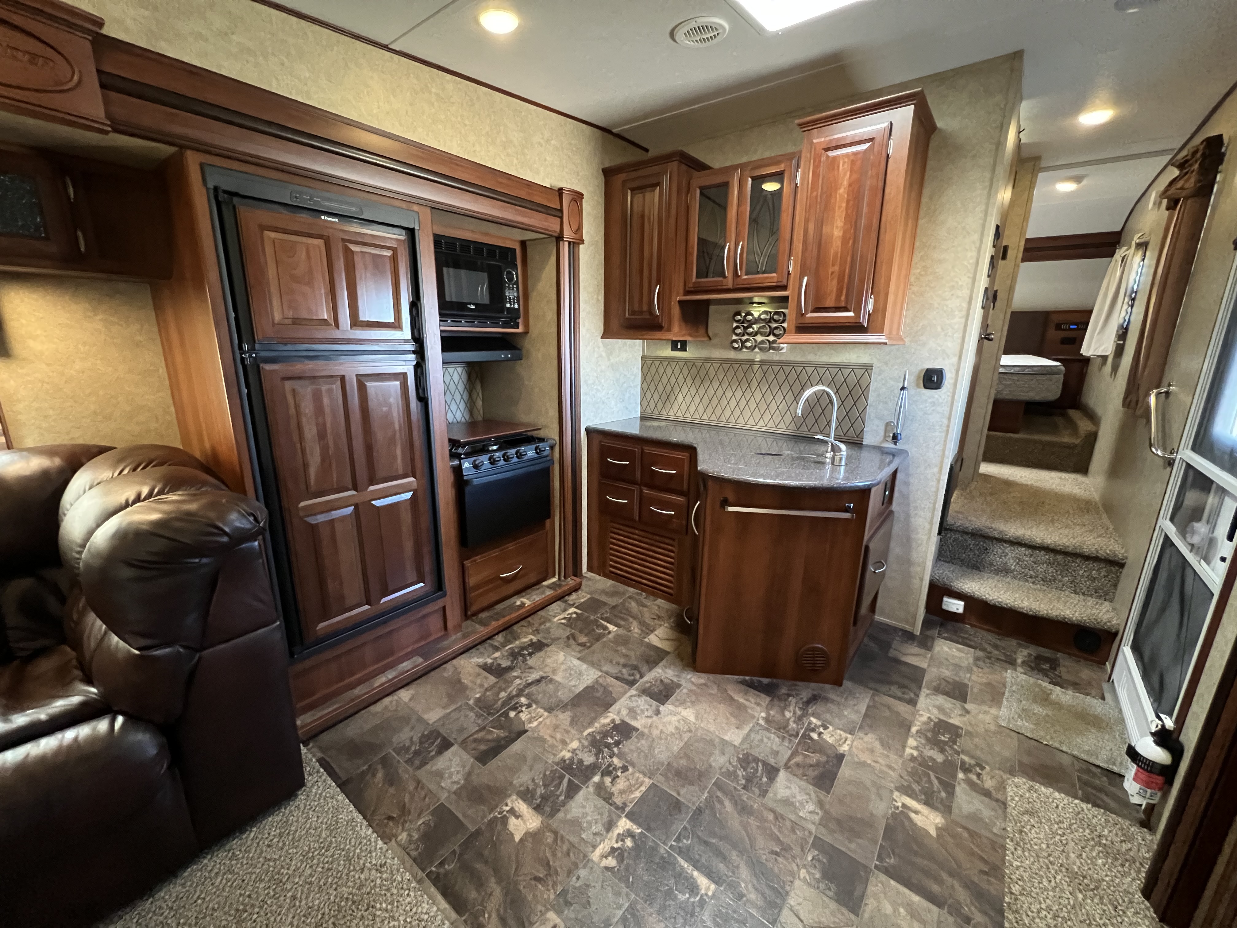 2014 Prime Time Crusader 285RET - Image 9