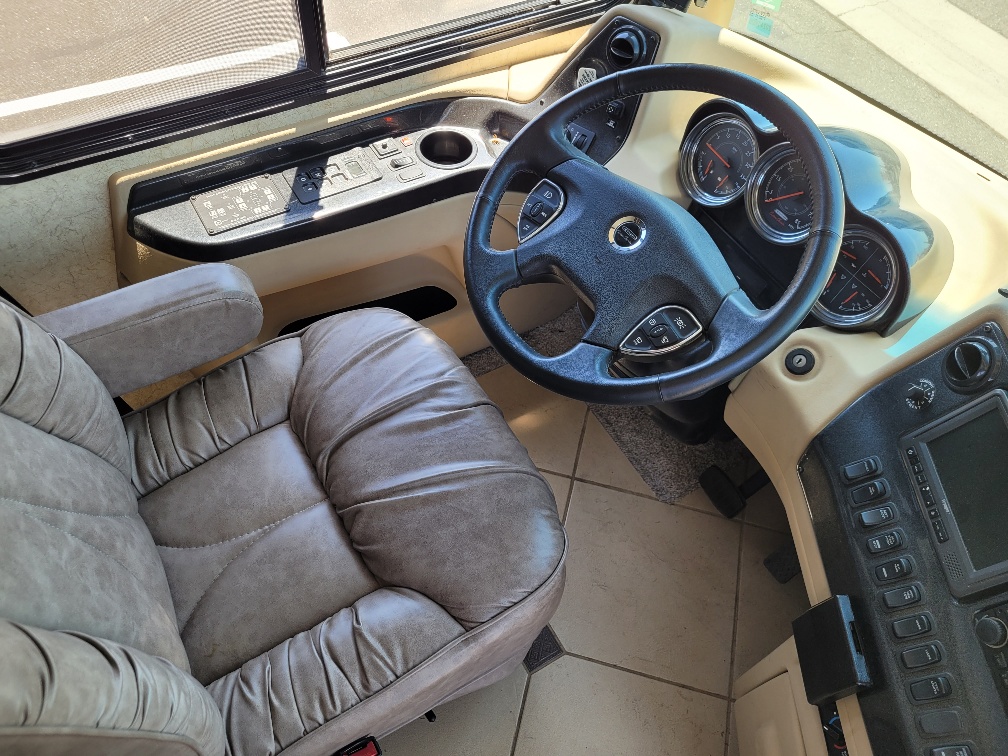 2011 Newmar Dutchstar 4020 - Image 3