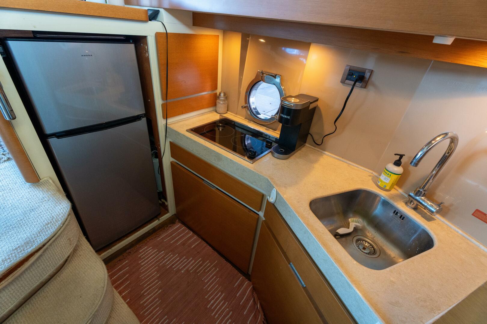 2013 Azimut 40 Flybridge - Image 17