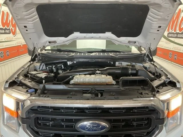 2022 Ford F150 Crew Cab XLT 4WD - Image 11