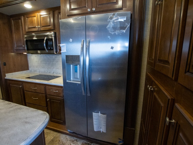 2016 Heartland Landmark 365 LM Charleston - Image 6