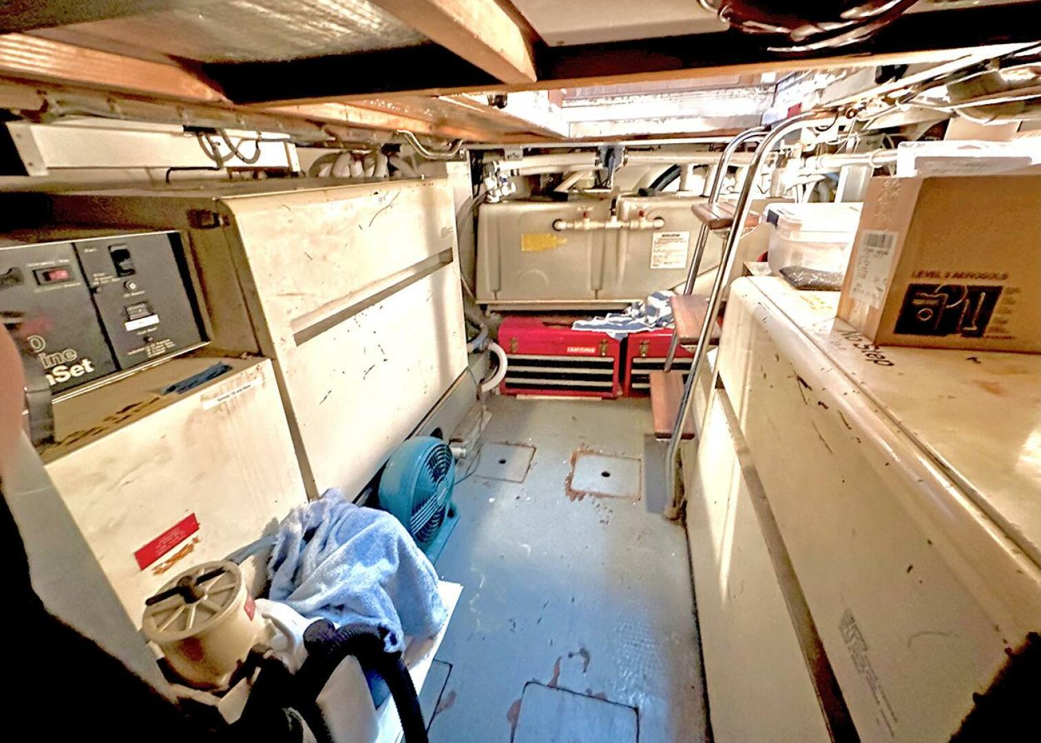 1994 Hatteras Cockpit Motoryacht - Image 14