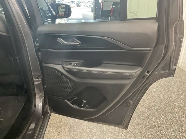 2025 Jeep Grand Cherokee Altitude X 4X4 - Image 29