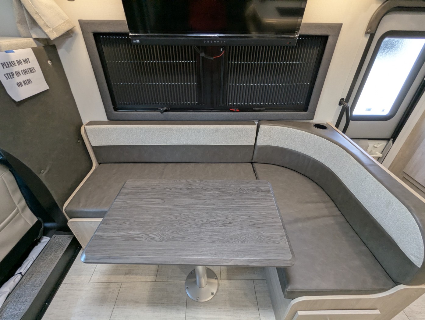 2027 Coachmen Entourage 330DS - Image 22