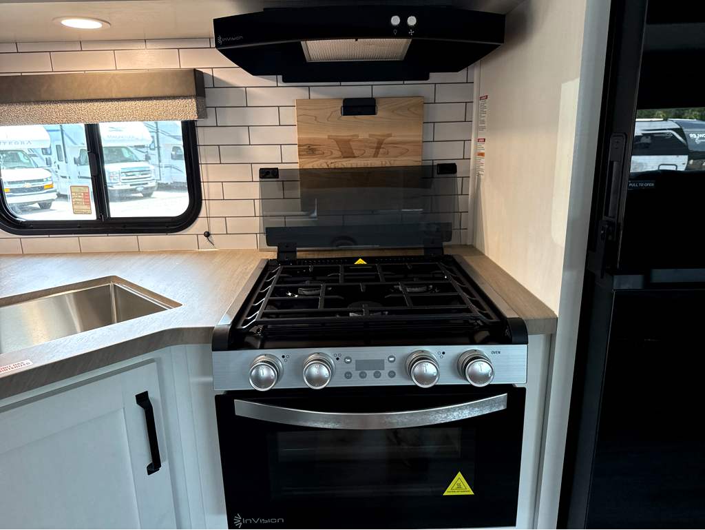 2027 VENTURE RV SIENNA 271VBH - Image 17