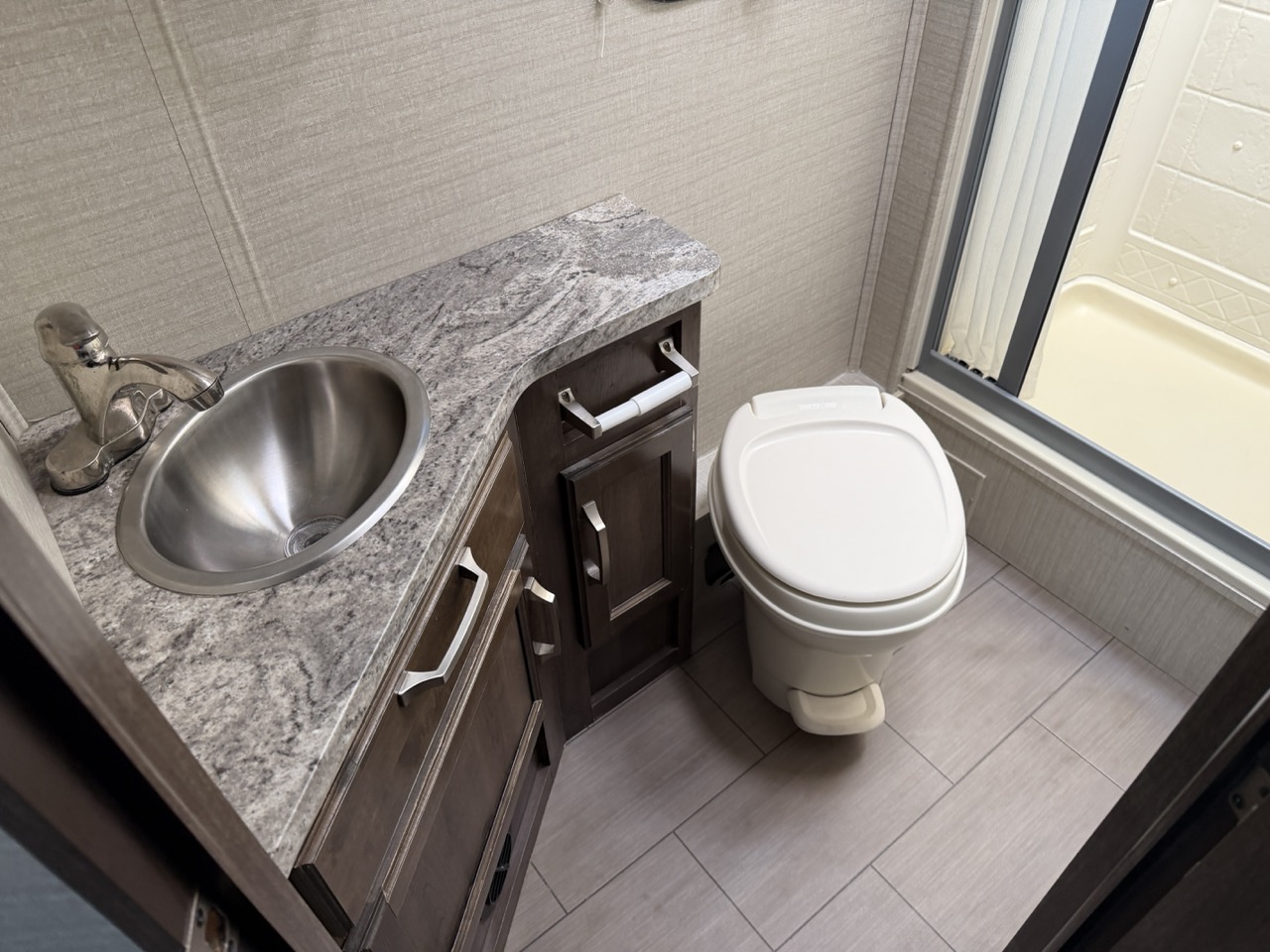 2018 Jayco Melbourne Prestige 24LP - Image 11
