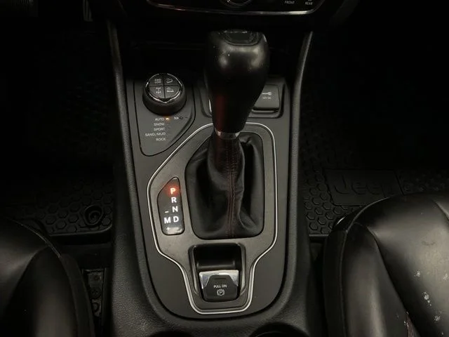 2022 Jeep Grand-Cherokee-L Laredo Altitude 4x4 - Image 20