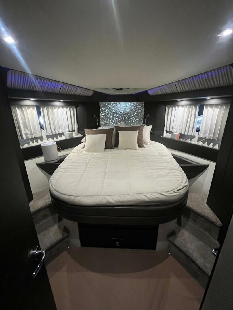 2017 Marquis 500 Sport Yacht - Image 39