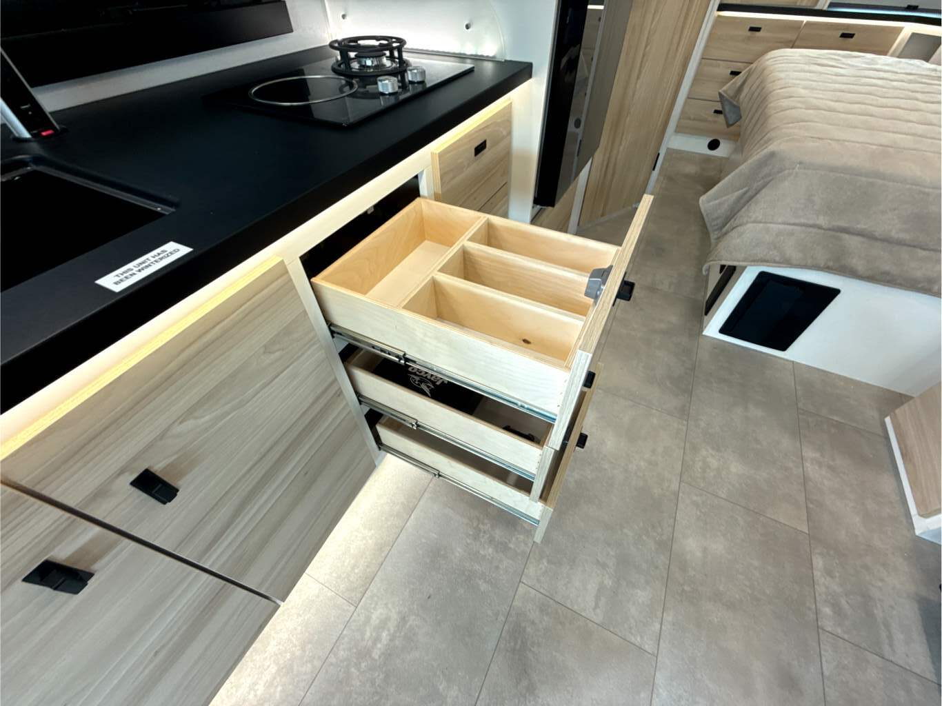 2027 JAYCO MELBOURNE PRESTIGE 25LP - Image 20