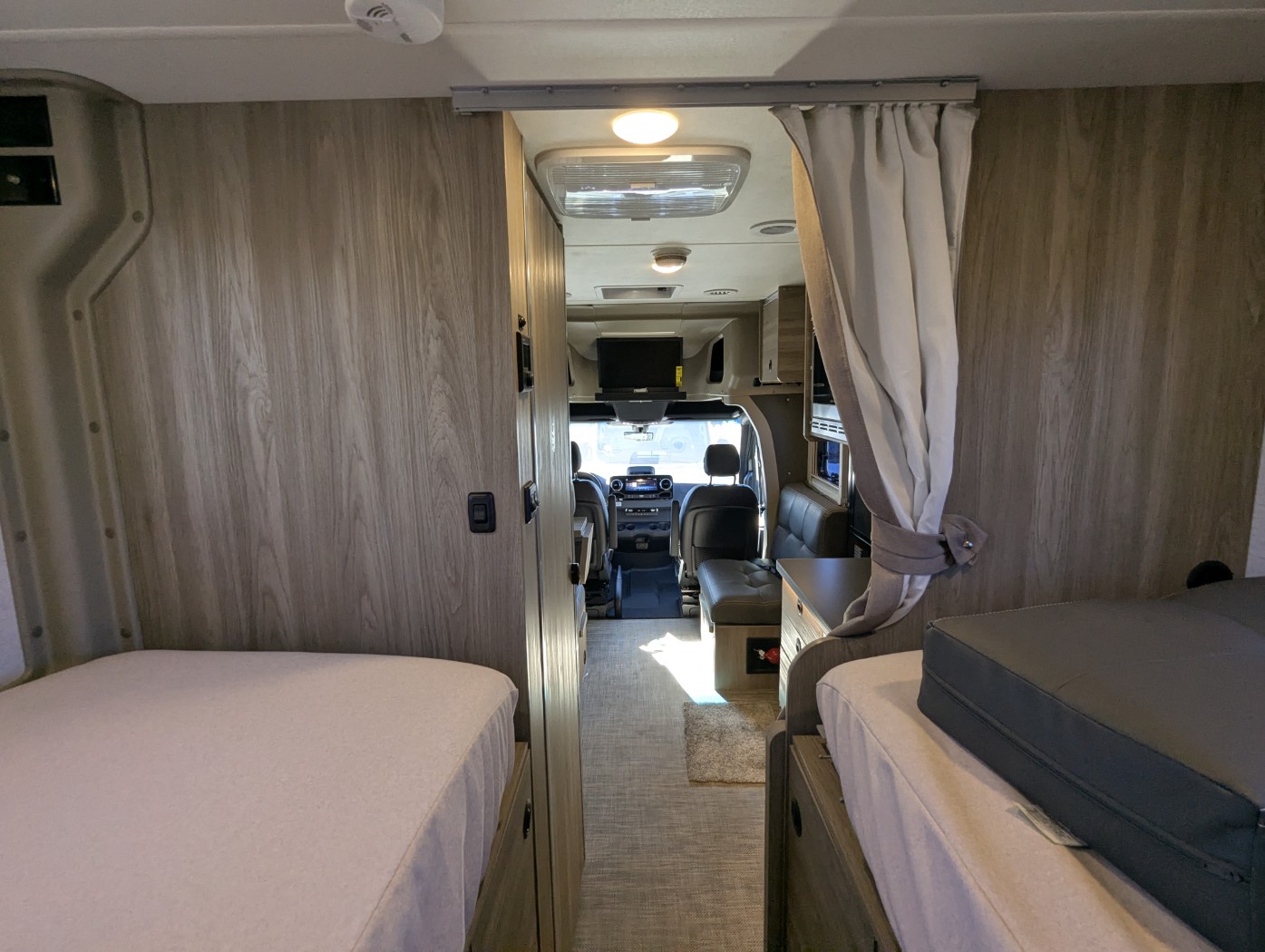 2026 Winnebago EKKO Sprinter 23B AWD - ATH Edition - Image 31