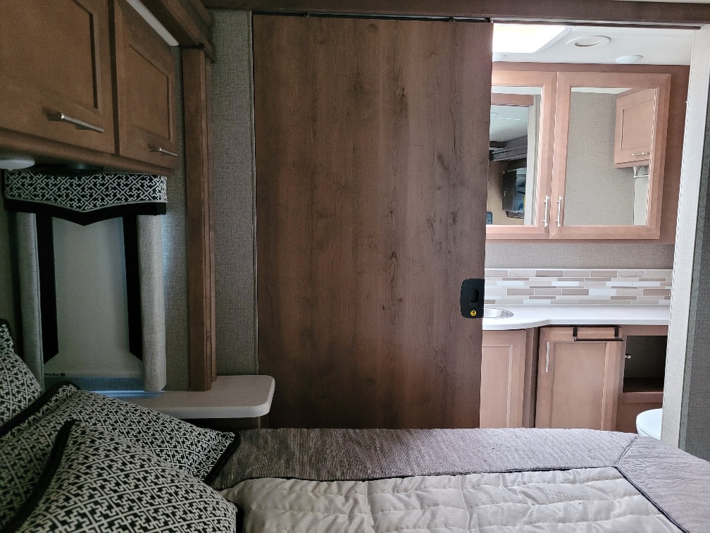 2022 Thor Motor Coach Omni BT36 - Image 18