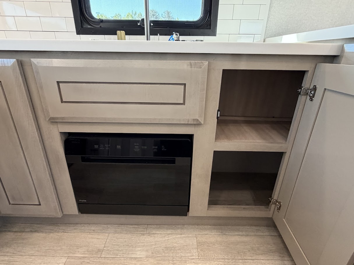2026 JAYCO PINNACLE 38FBRK - Image 42