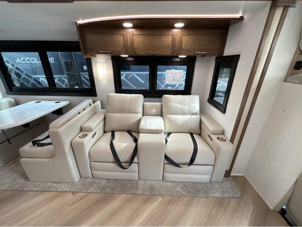 2026 JAYCO SENECA 37M - Image 8