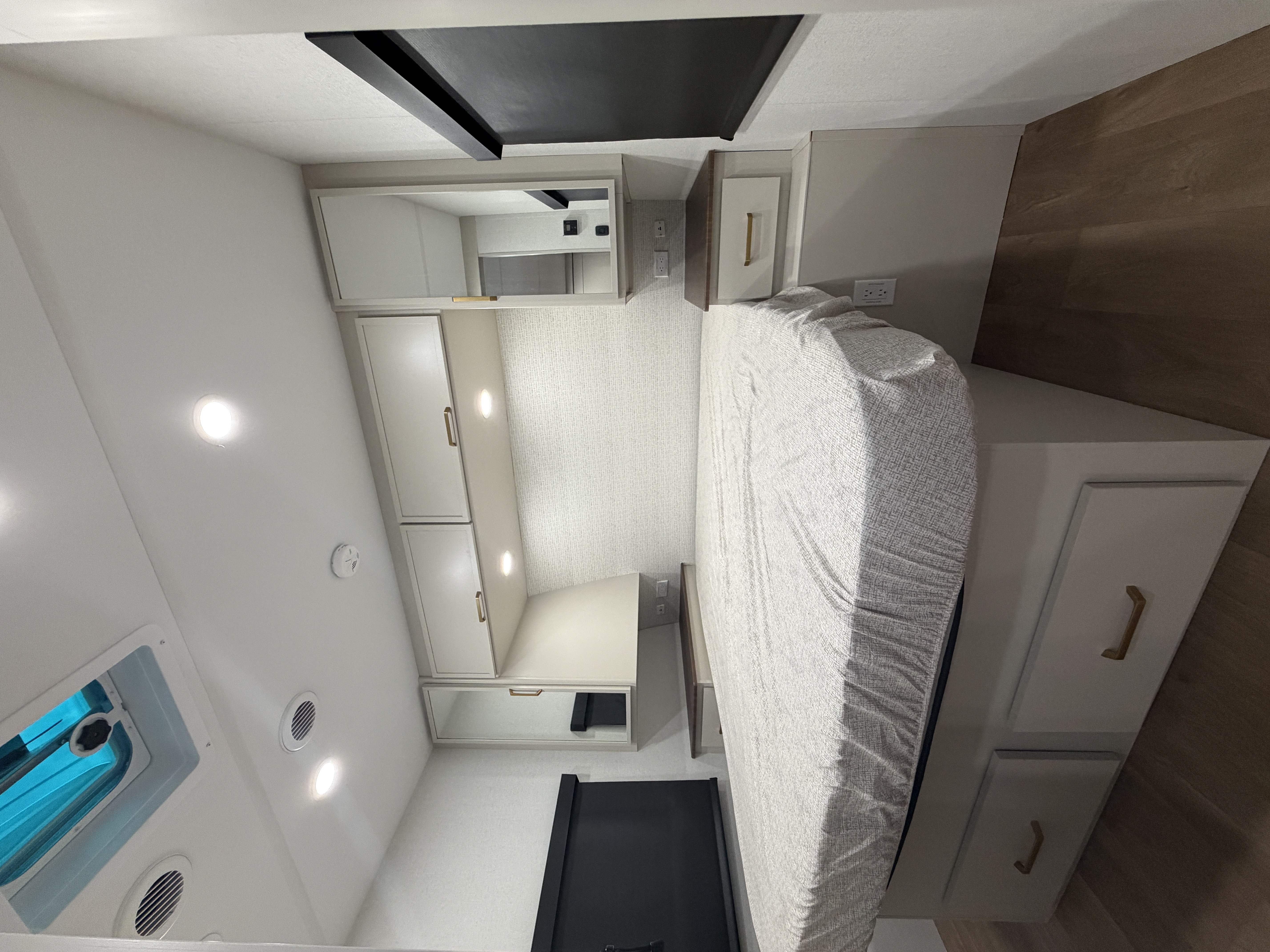 2027 Grand Design Imagine XLS 22RBE - Image 20