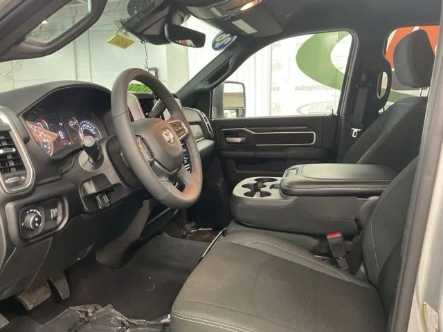 2026 Ram 2500 Big Horn 4x4 Crew Cab 6'4" Box - Image 13