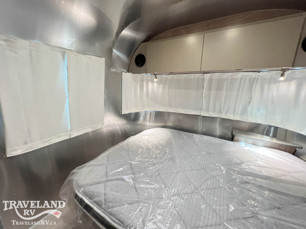 2027 Airstream Flying Cloud 23FBQ - Image 25