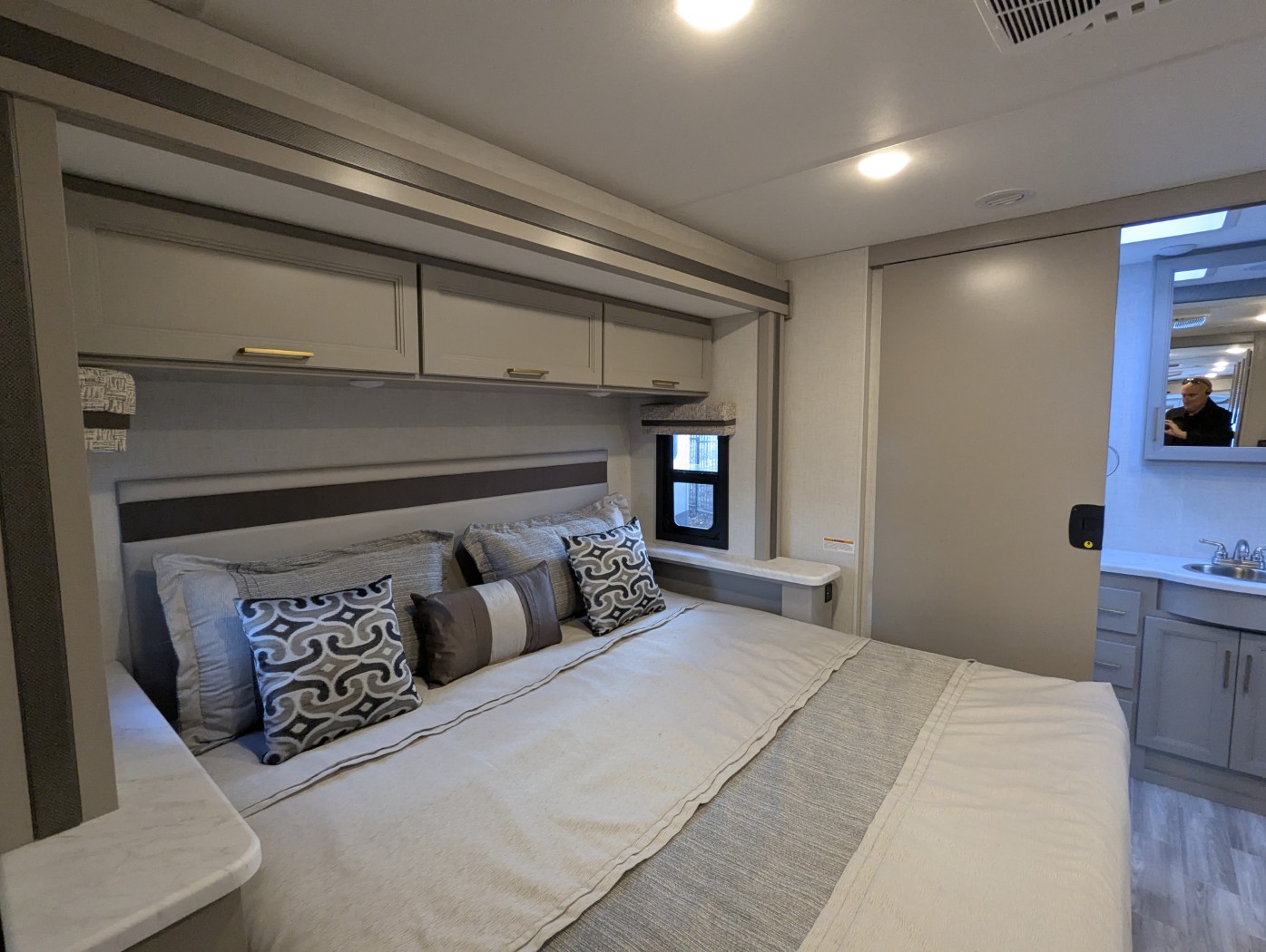 2026 Thor Motor Coach Windsport 35G - Image 22