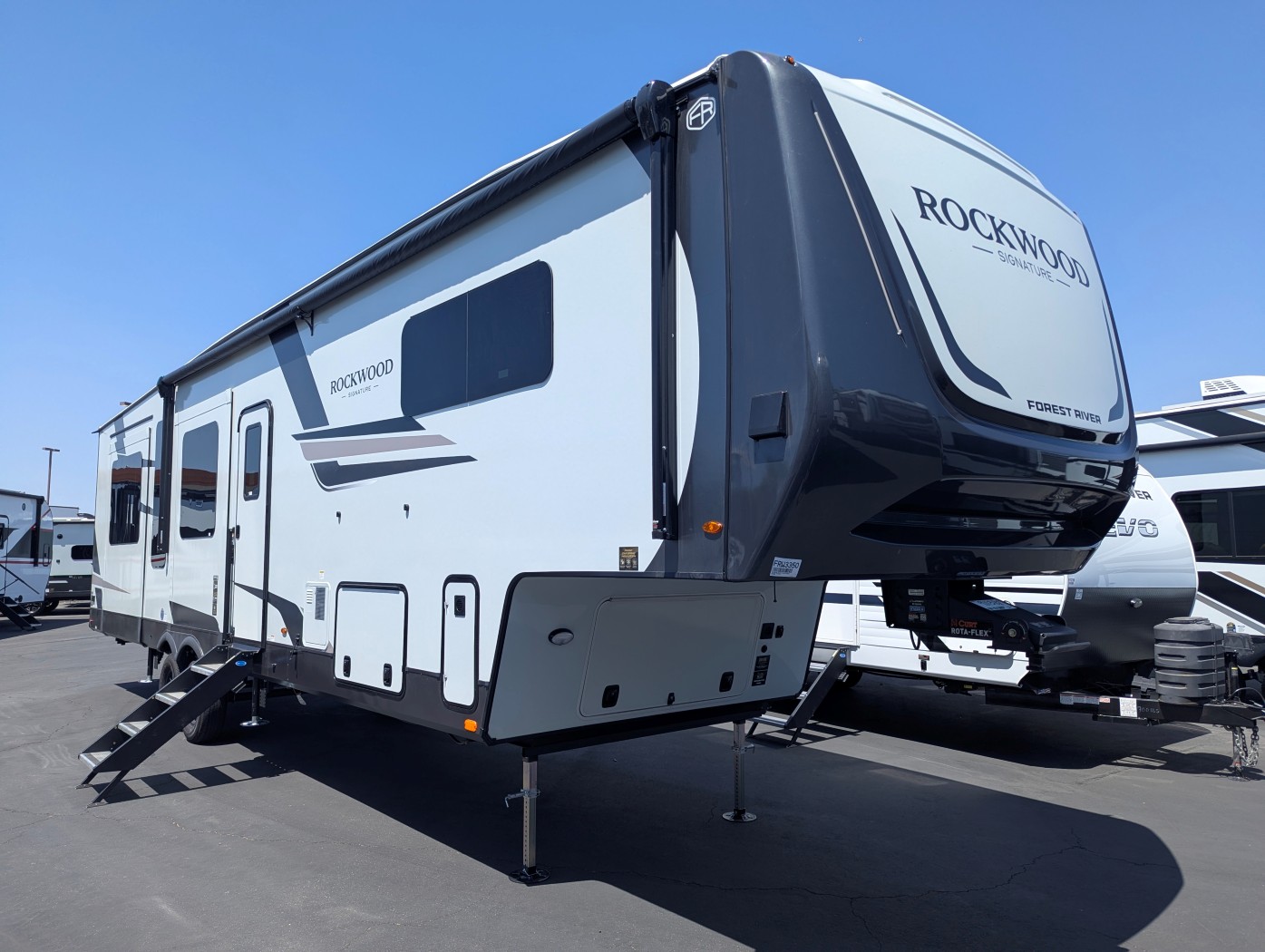 2026 Forest River Rockwood Signature 404SRK - Image 1