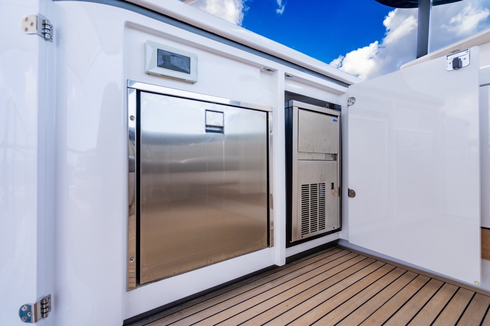 2023 Azimut Azimut Fly 68 Base - Image 31