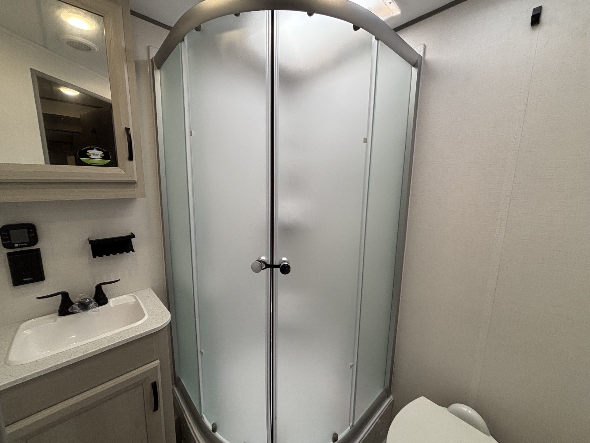 2027 Coachmen Catalina Legacy Edition 243RBS - Image 17