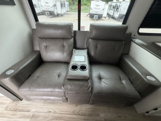 2027 VENTURE RV SIENNA 311VDB - Image 22