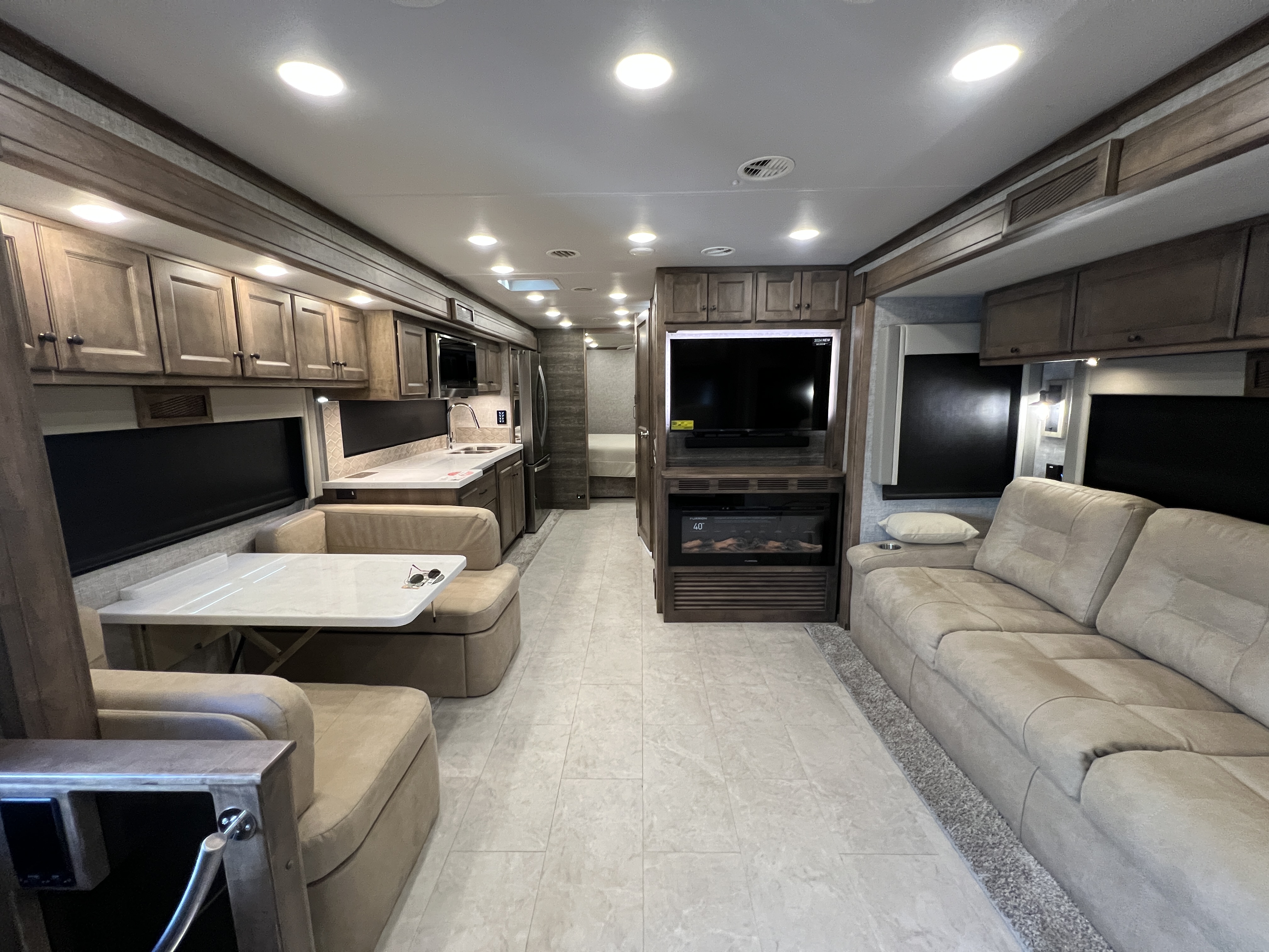 2025 Tiffin Open Road Allegro 34 PA - Image 3
