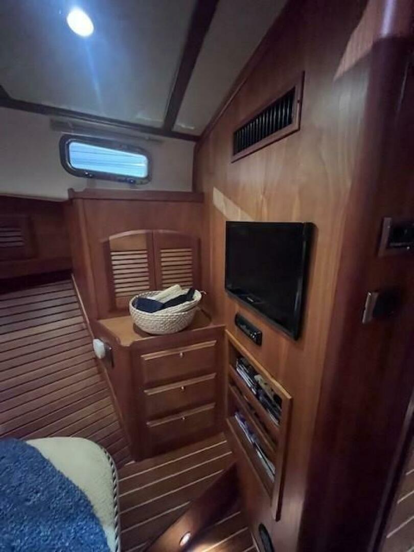 2011 Sabre 40 Sedan - Image 36