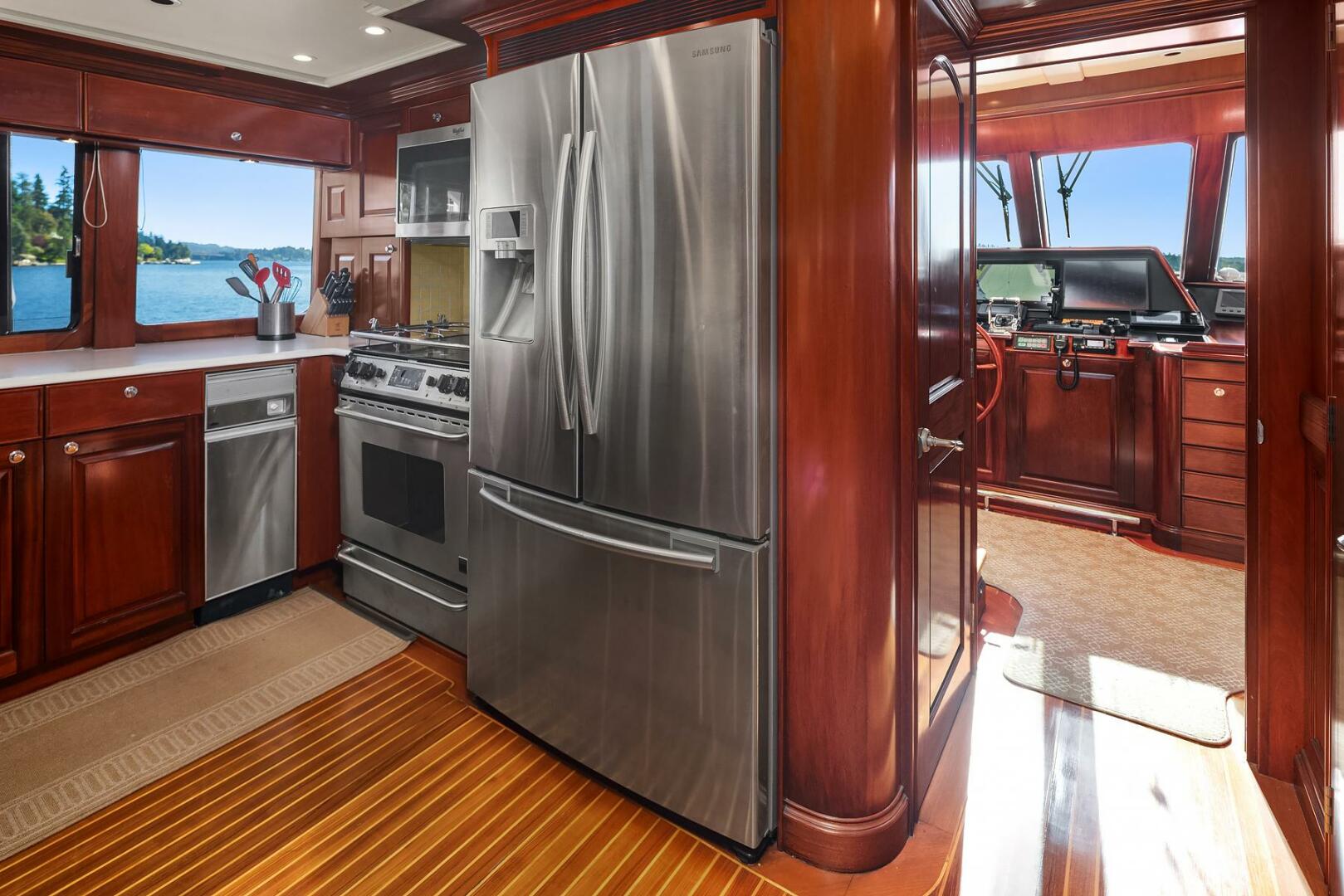 2001 Rayburn Custom Yachts Flush Deck - Image 15
