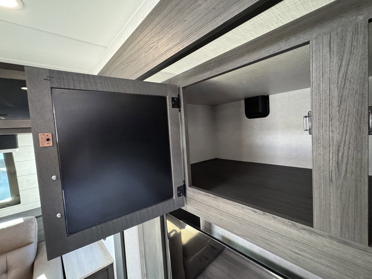 2026 VENTURE RV SPORTTREK 333VMI - Image 25