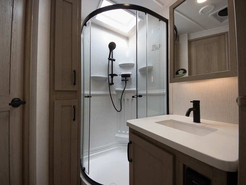 2025 Forest River Rockwood Signature Ultra Lite 8336BH - Image 28