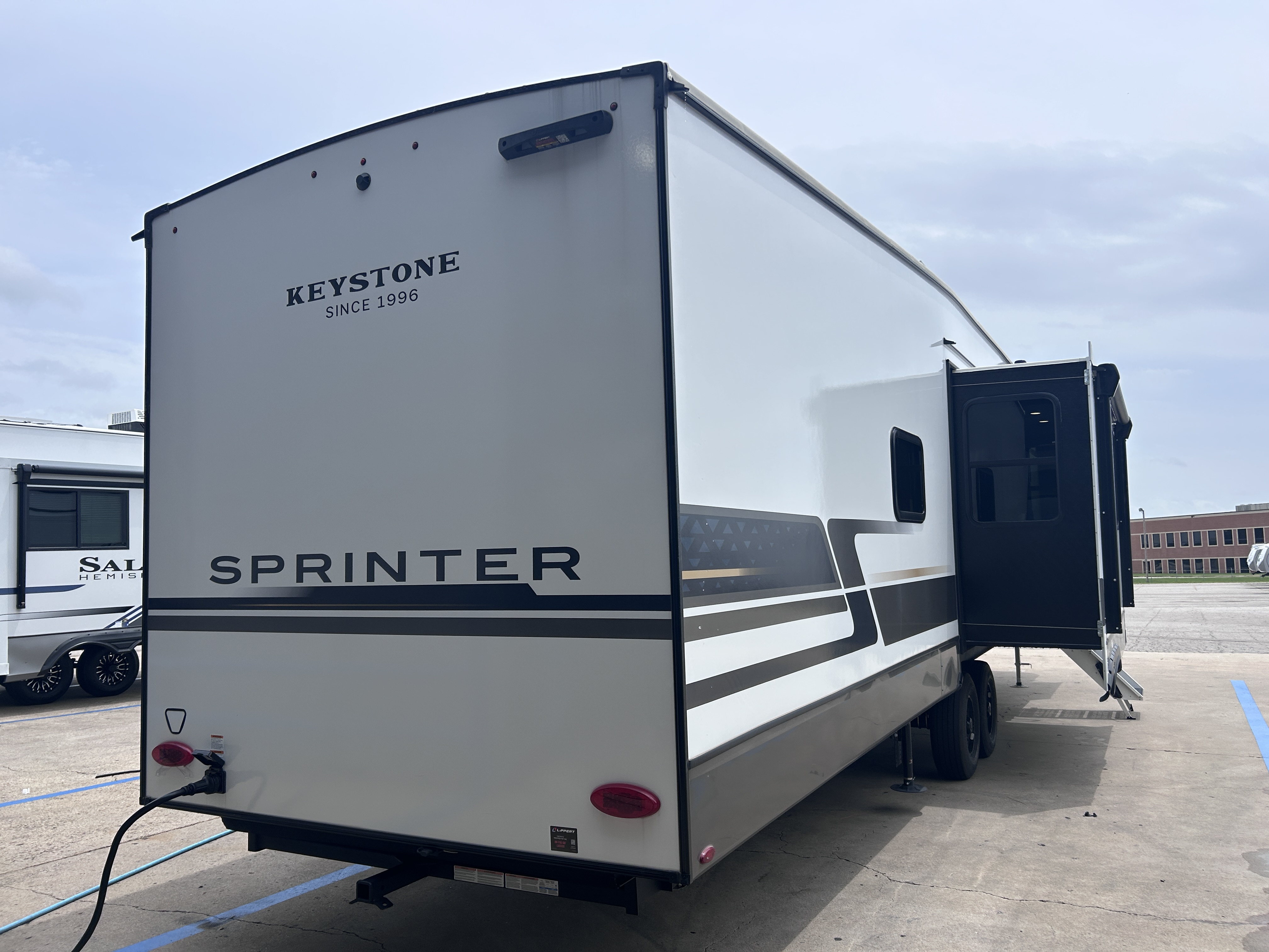 2026 Keystone Sprinter 3980FBS - Image 8