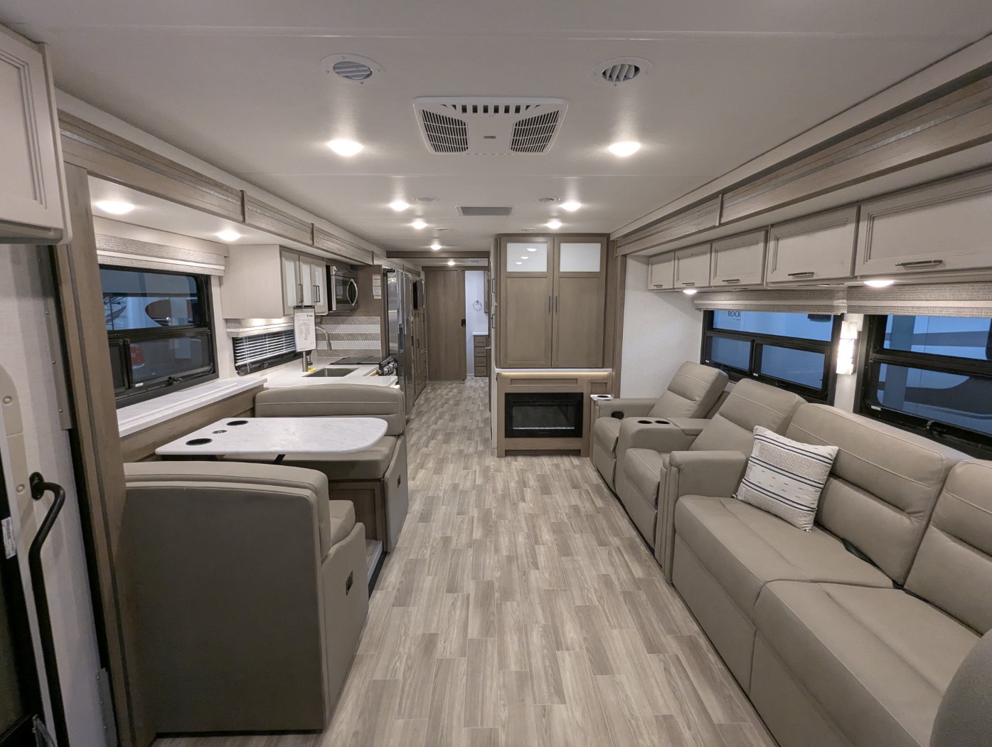 2027 Thor Motor Coach Windsport 36H - Image 15