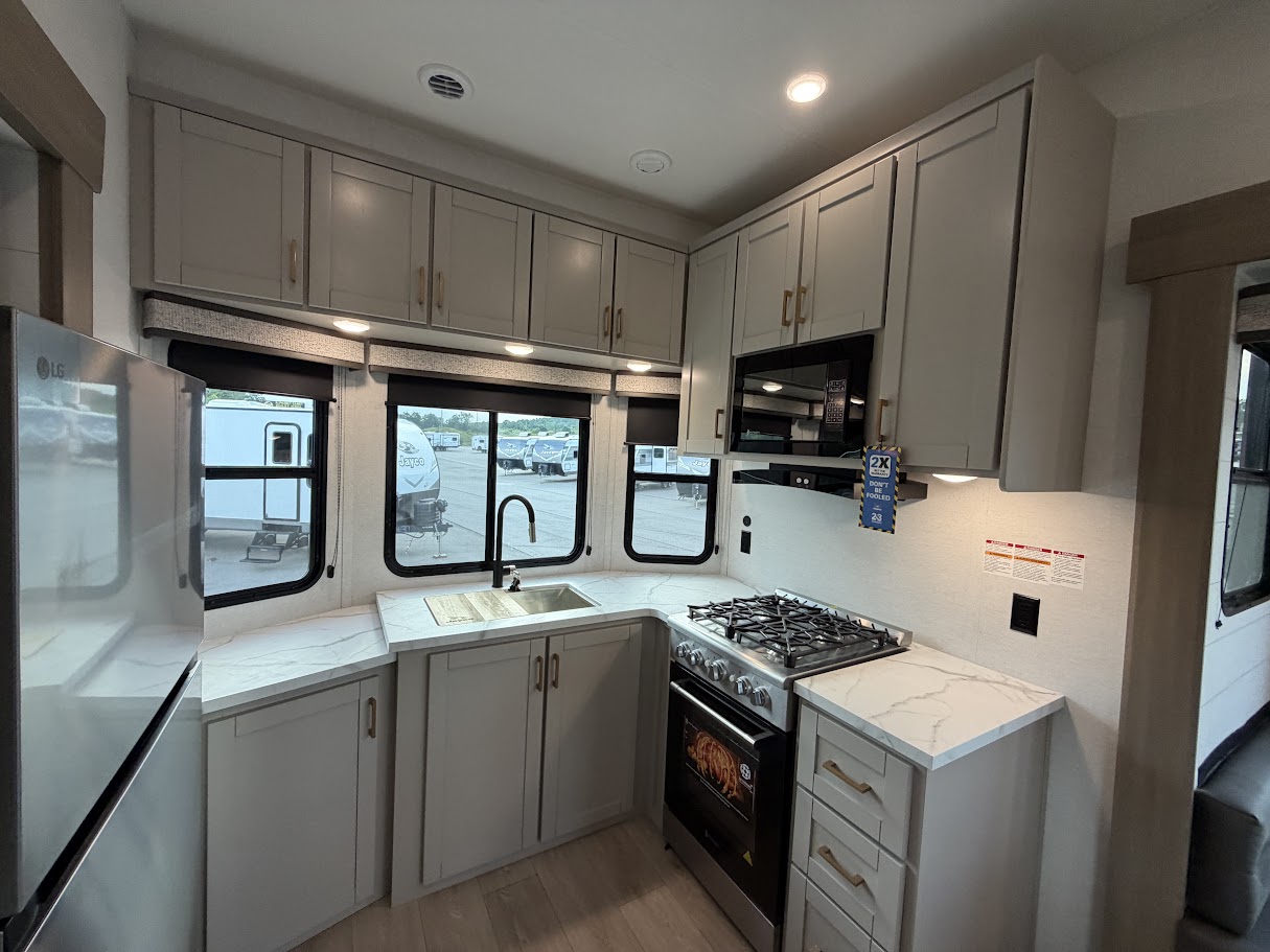 2027 JAYCO JAY FLIGHT BUNGALOW 404LOFT - Image 23