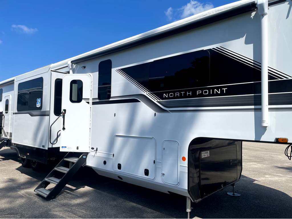 2027 JAYCO NORTH POINT 375TBDB - Image 2