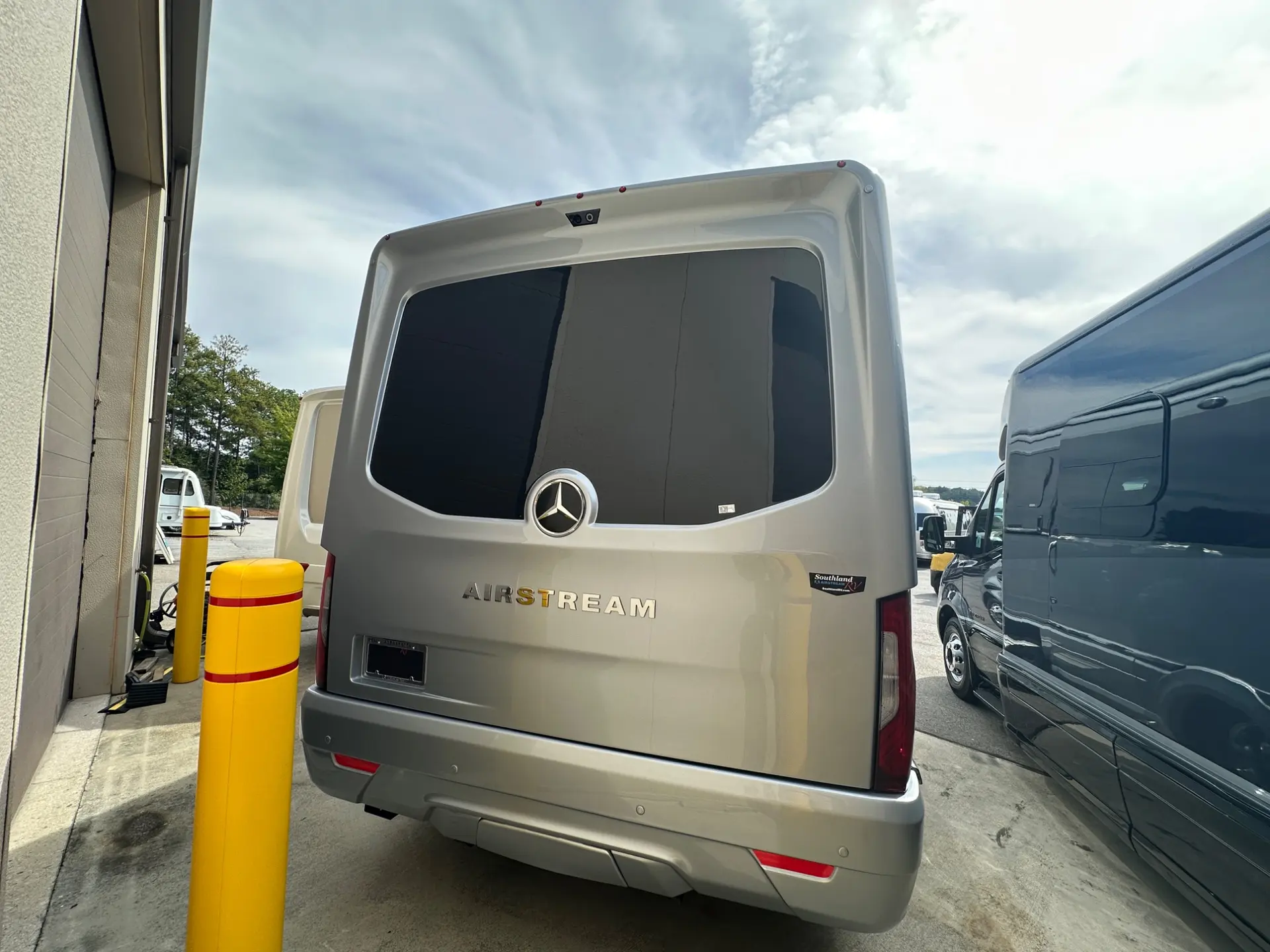 2026 Airstream Atlas - Image 5
