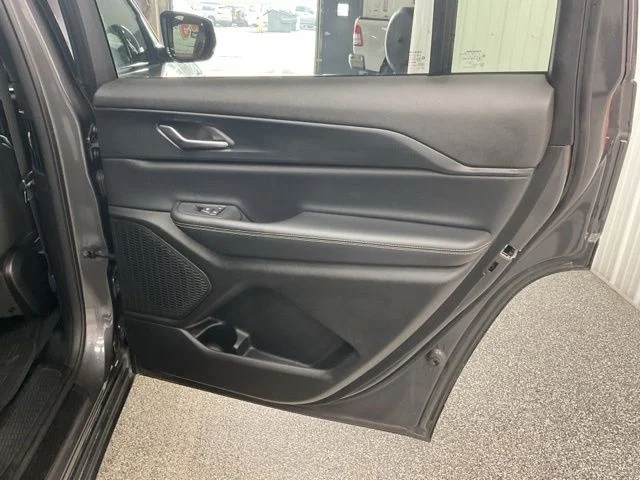 2024 Jeep Grand-Cherokee-L Laredo Altitude 4x4 - Image 22