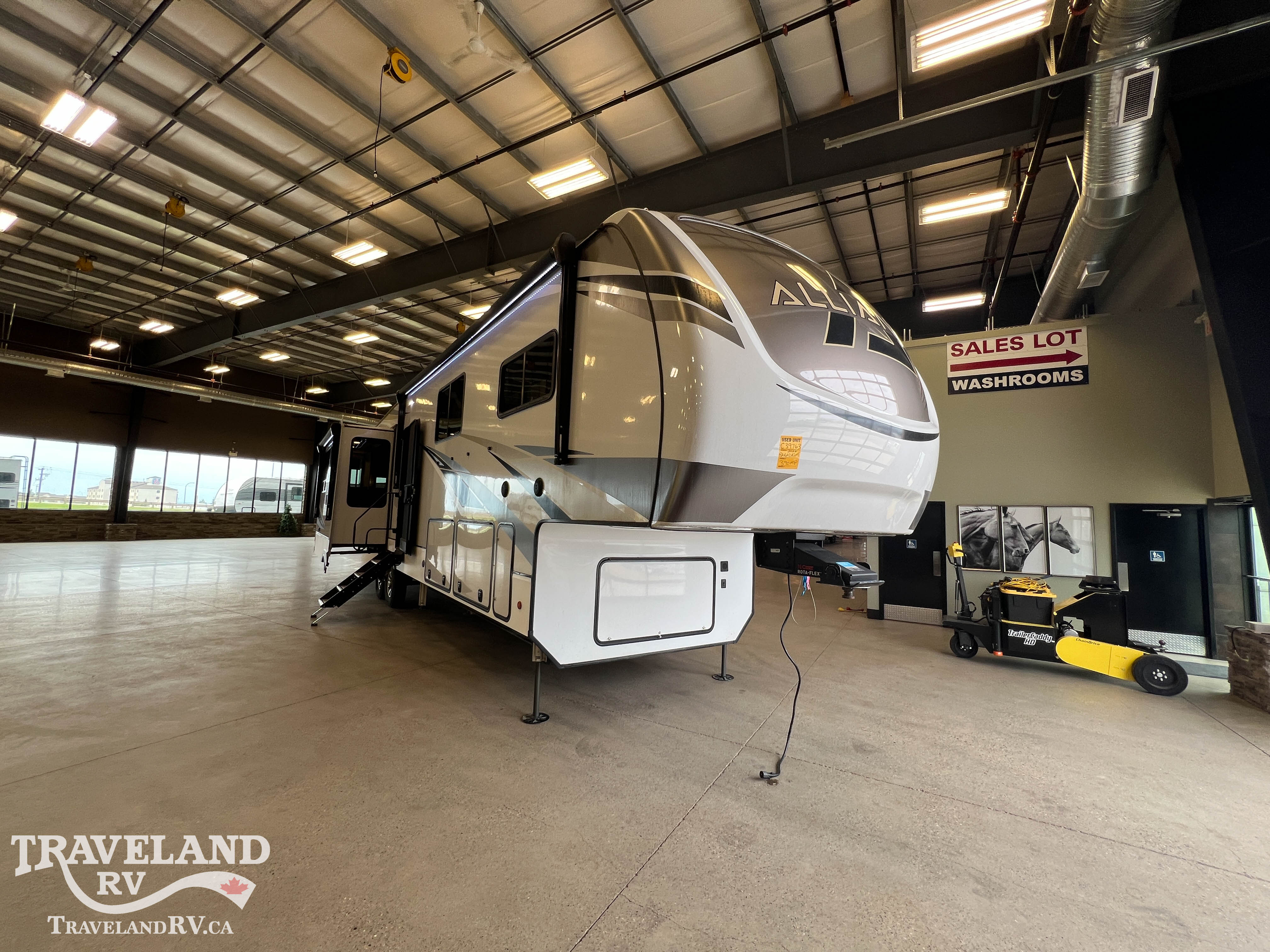 2022 Alliance RV Paradigm 390MP - Image 1